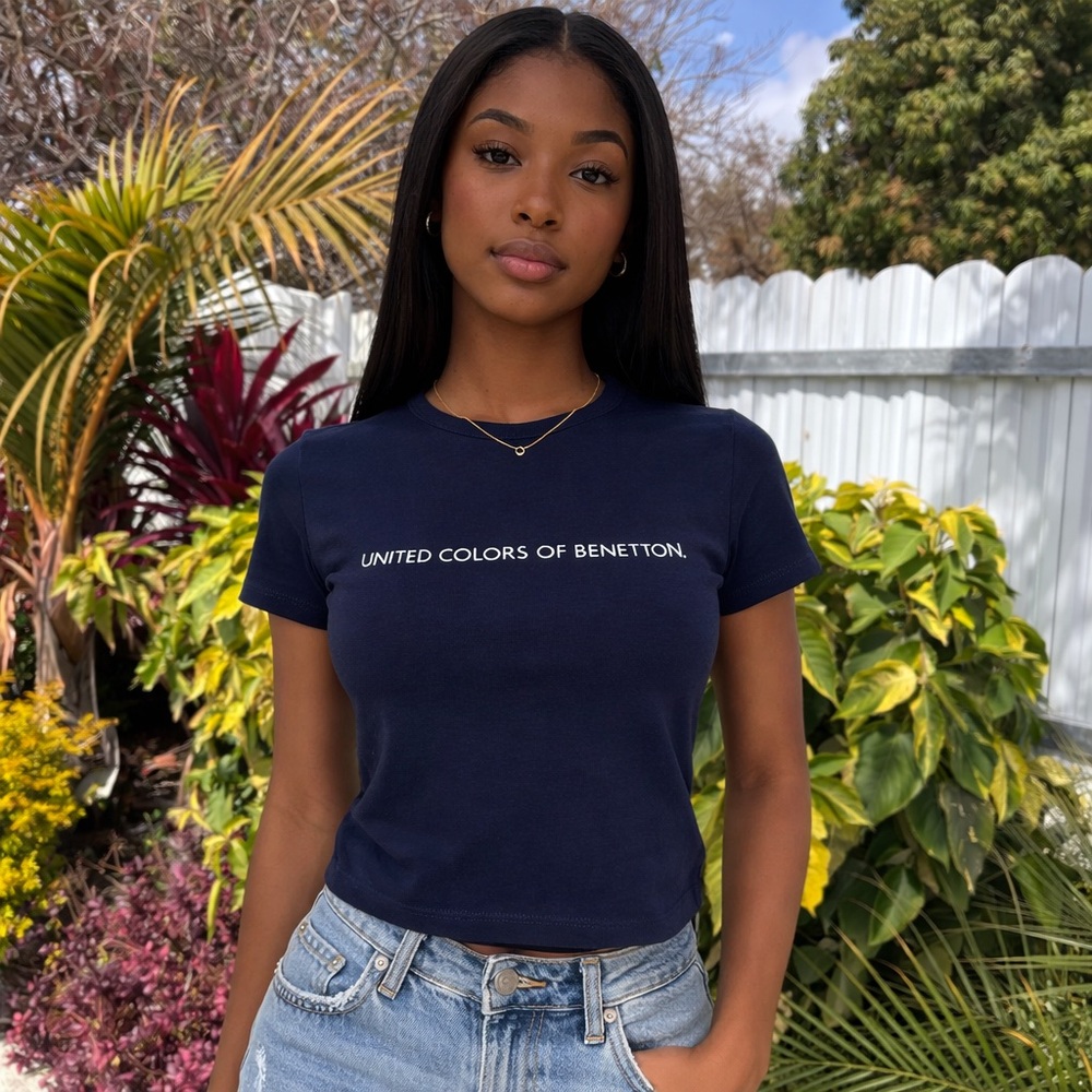 Vintage United Colors of Benetton Dark Blue Short Sleeve Tee
